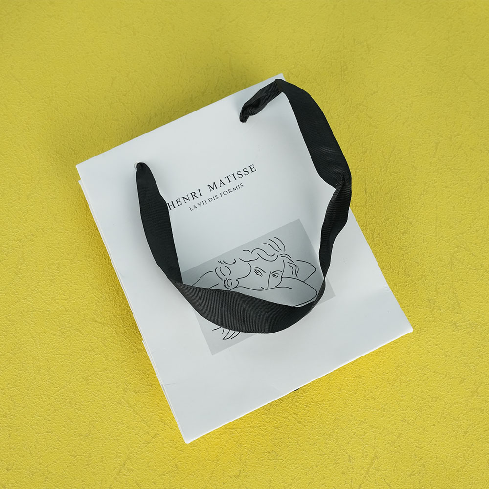 Box Printing Luxury Customizable White Cardboard Square Bottom Shopping Foldable Art Paper Gift Cotton Rope Handle Bags